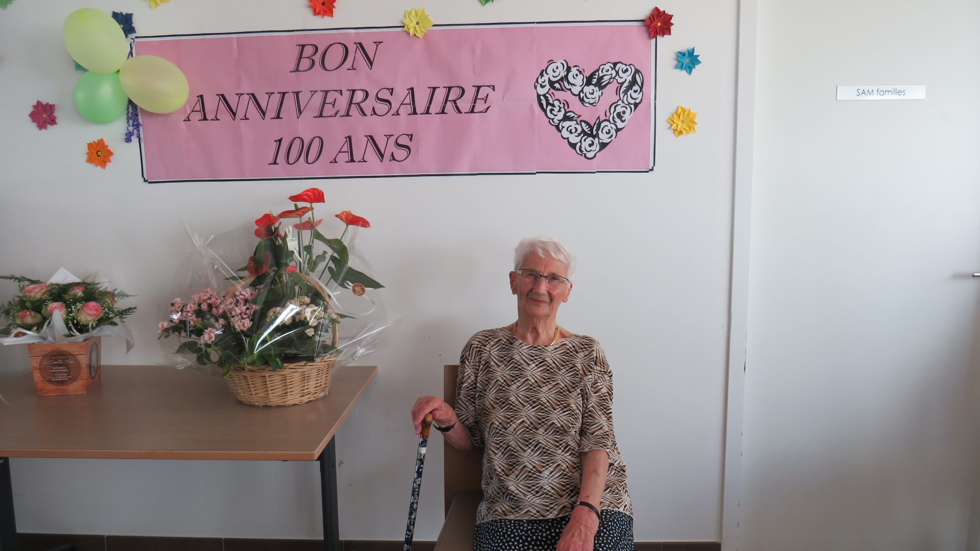 Bon Anniversaire A Notre Centenaire Du Foyer Logement La Tannerie La Suze Sur Sarthe